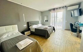 Aqua B&B - Rooms And Apartments